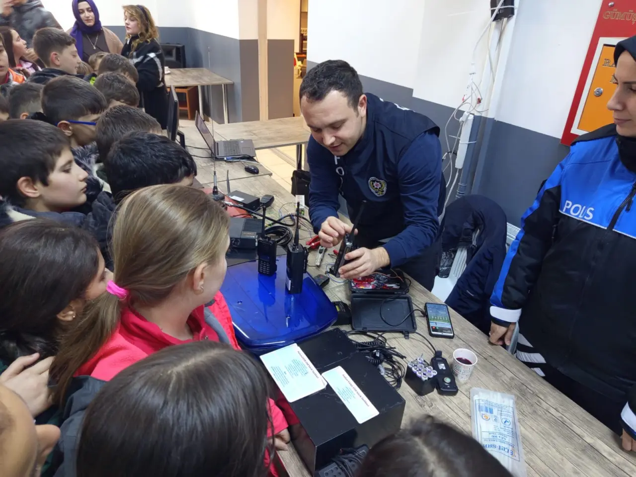 Gazipaşa Ortaokulu öğrencileri fabrika gibi okulu gezdi 12