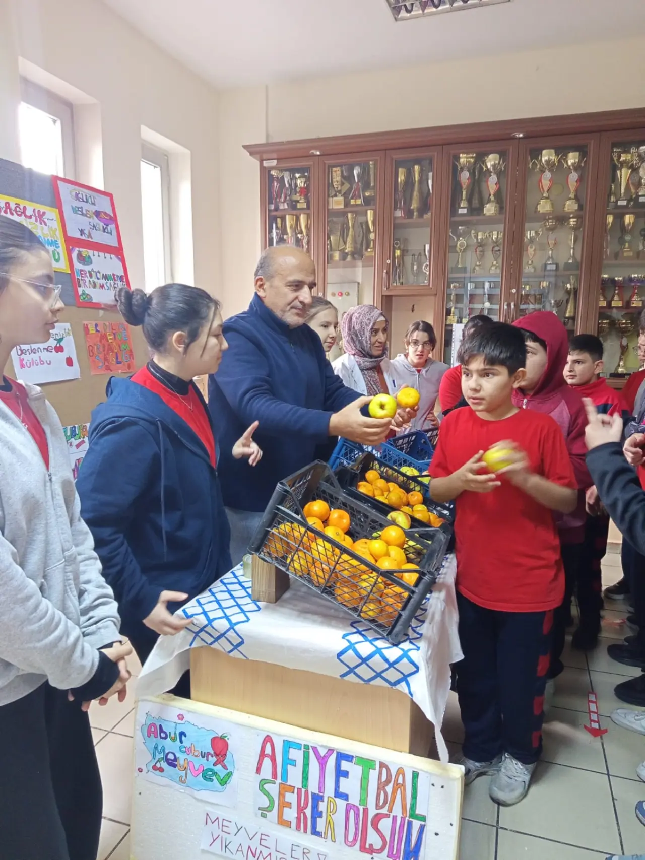 Gazipaşa Ortaokulu'nda 'Yerli ve Sağlıklı' Dönüşüm: Cips Yerine Elma, Çikolata Yerine Mandalina 2