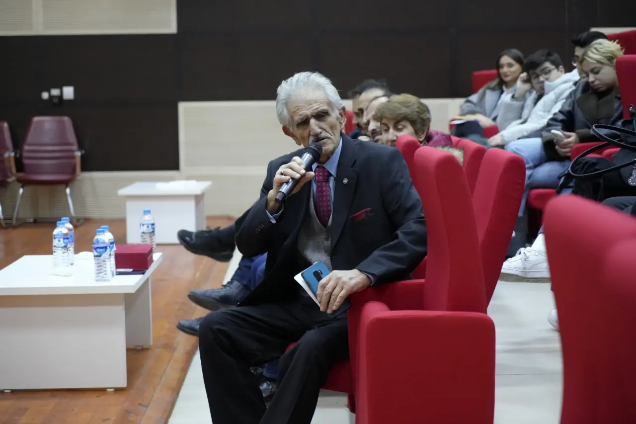 Gümüşhane’de Sektör-Akademi Buluşması: Sezai Köprülü Gazeteciliğin 'Duruş' Kodlarını Anlattı 9