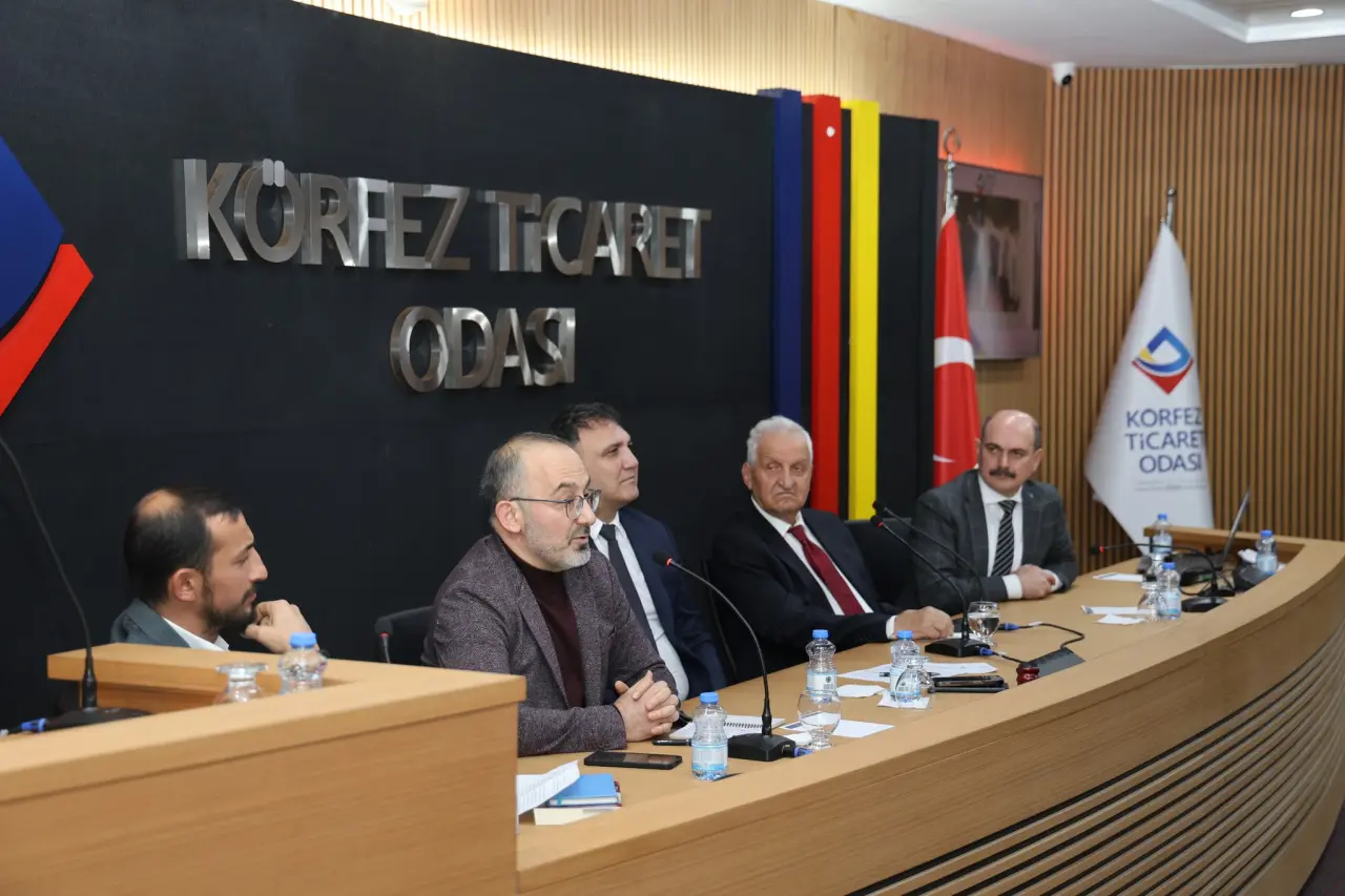 Siyasetin Dev İsimleri Kocaeli'de Buluştu: Gümüşhaneli Bakan Sungurlu Bir Ömrü Anlattı! 4