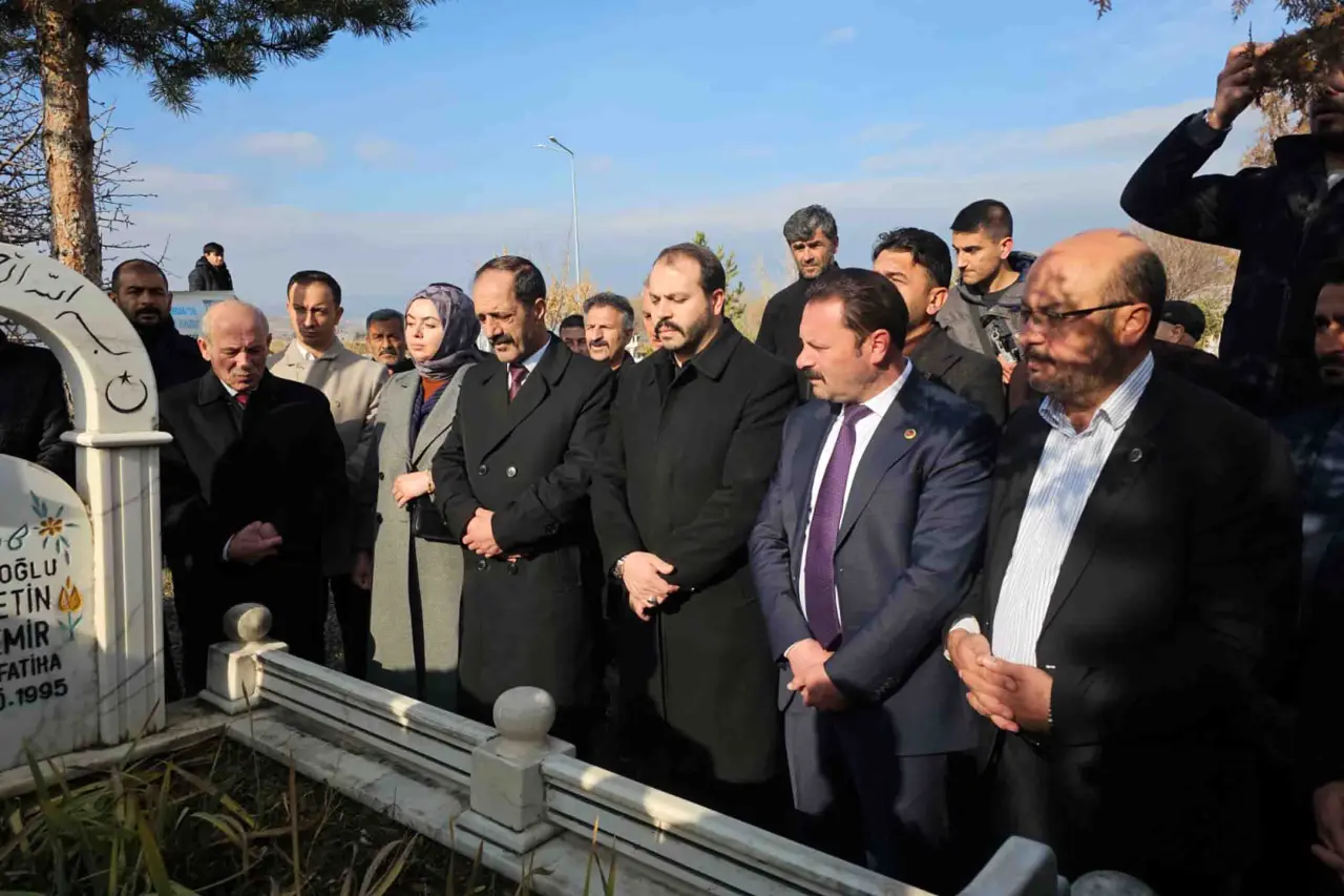 Ali Metin Tokdemir vefatının 30. yılında Kelkit’te dualarla anıldı 21