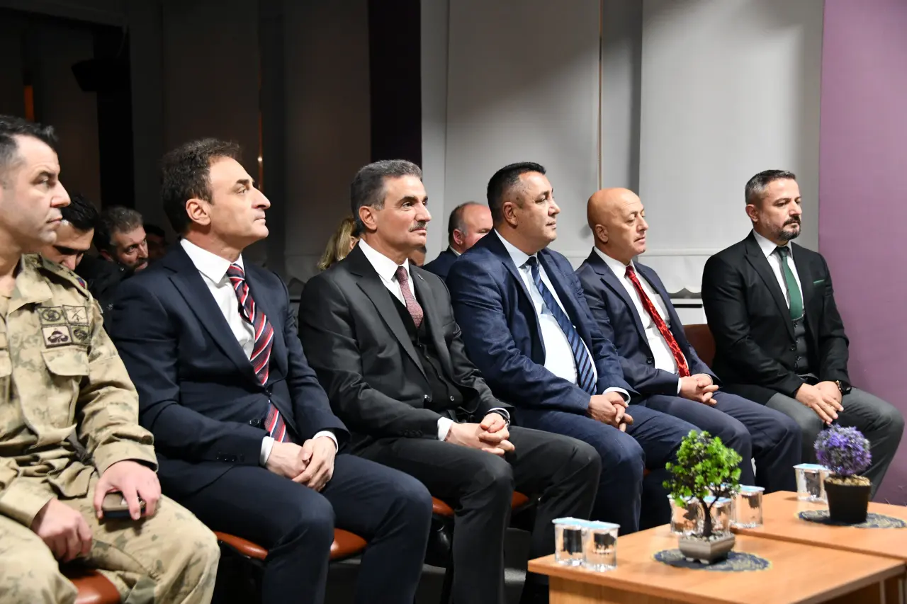 Gümüşhane’de 3 Aralık Farkındalığı: Vali Aydın Baruş’tan “Sevgi” Vurgusu ve Vefa Örneği 4