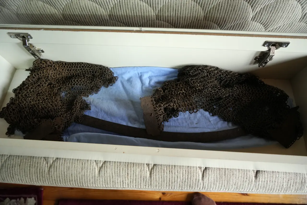 700 Yıllık Miras: Güvenç Abdal’ın Kılıcı ve Zırhı Gümüşhane’de Korunuyor 5