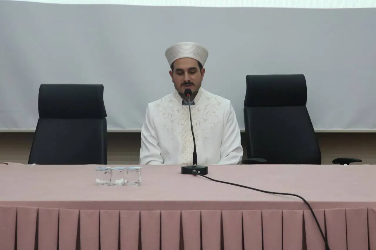 Gümüşhane’de Mevlid-i Nebi Coşkusu: 'Hz. Peygamber ve Aile Hayatı' Konferansı Düzenlendi 6