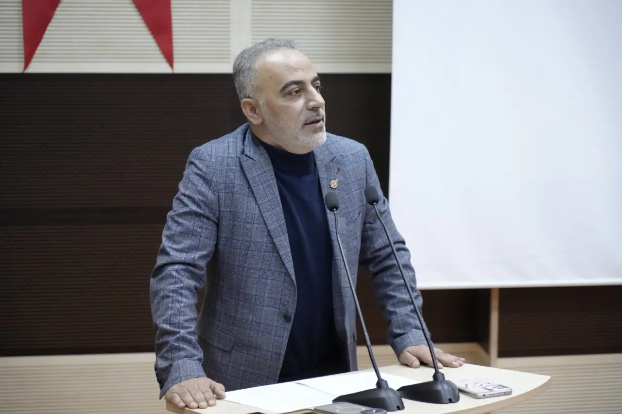 Gümüşhane’de Sektör-Akademi Buluşması: Sezai Köprülü Gazeteciliğin 'Duruş' Kodlarını Anlattı 2