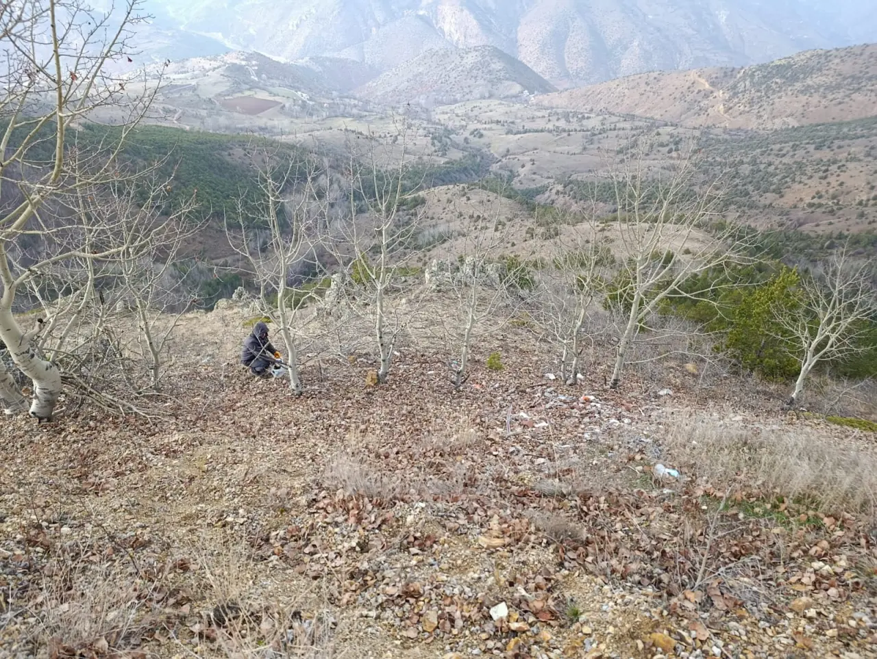 Gümüşhane’de örnek çevre seferberliği: Yaydemir köyünde gençler 20 hektarlık alanda çöp topladı 6
