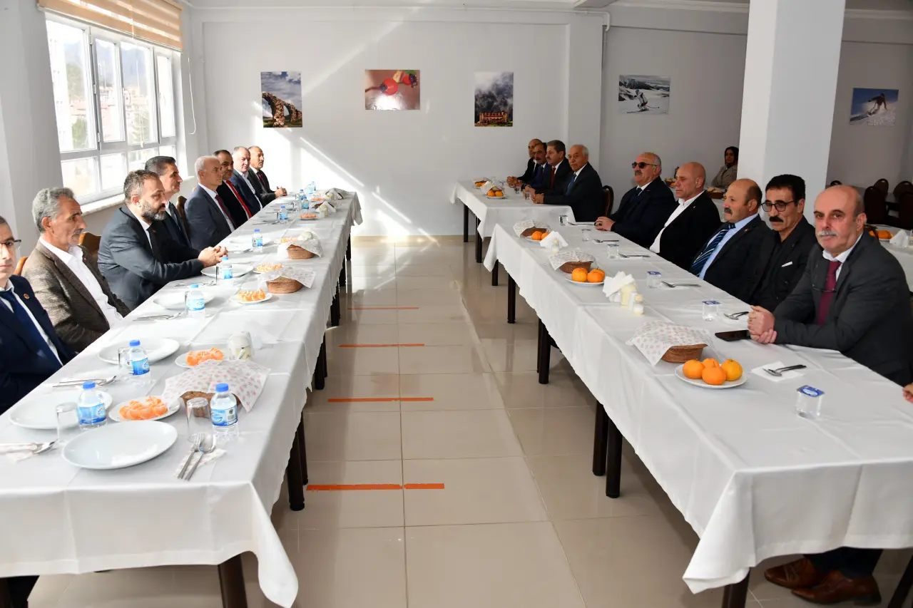 Vali Baruş: Asfalt plentimiz neredeyse hiç durmadan çalıştı 3