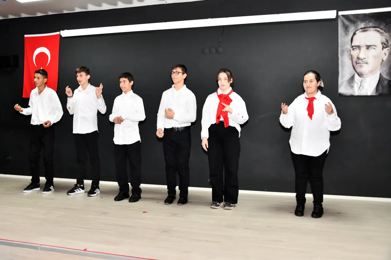 Gümüşhane’de 3 Aralık Farkındalığı: Vali Aydın Baruş’tan “Sevgi” Vurgusu ve Vefa Örneği 19