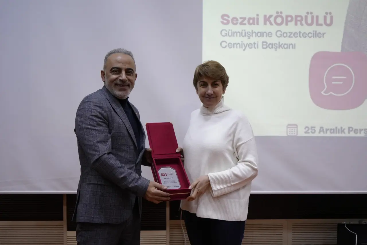 Gümüşhane’de Sektör-Akademi Buluşması: Sezai Köprülü Gazeteciliğin 'Duruş' Kodlarını Anlattı 11