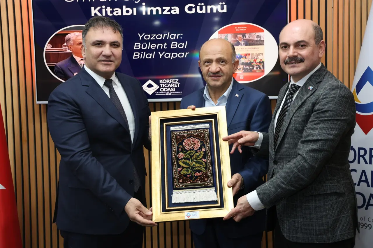 Siyasetin Dev İsimleri Kocaeli'de Buluştu: Gümüşhaneli Bakan Sungurlu Bir Ömrü Anlattı! 9