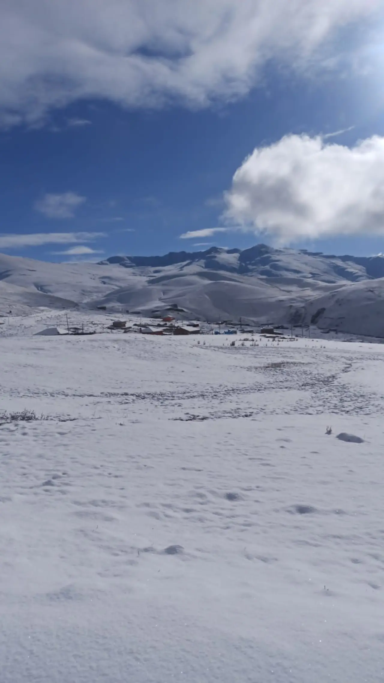 Gümüşhane’de zirveler beyaz gelinliğini giydi, termometreler eksi 6’yı gösterdi 3