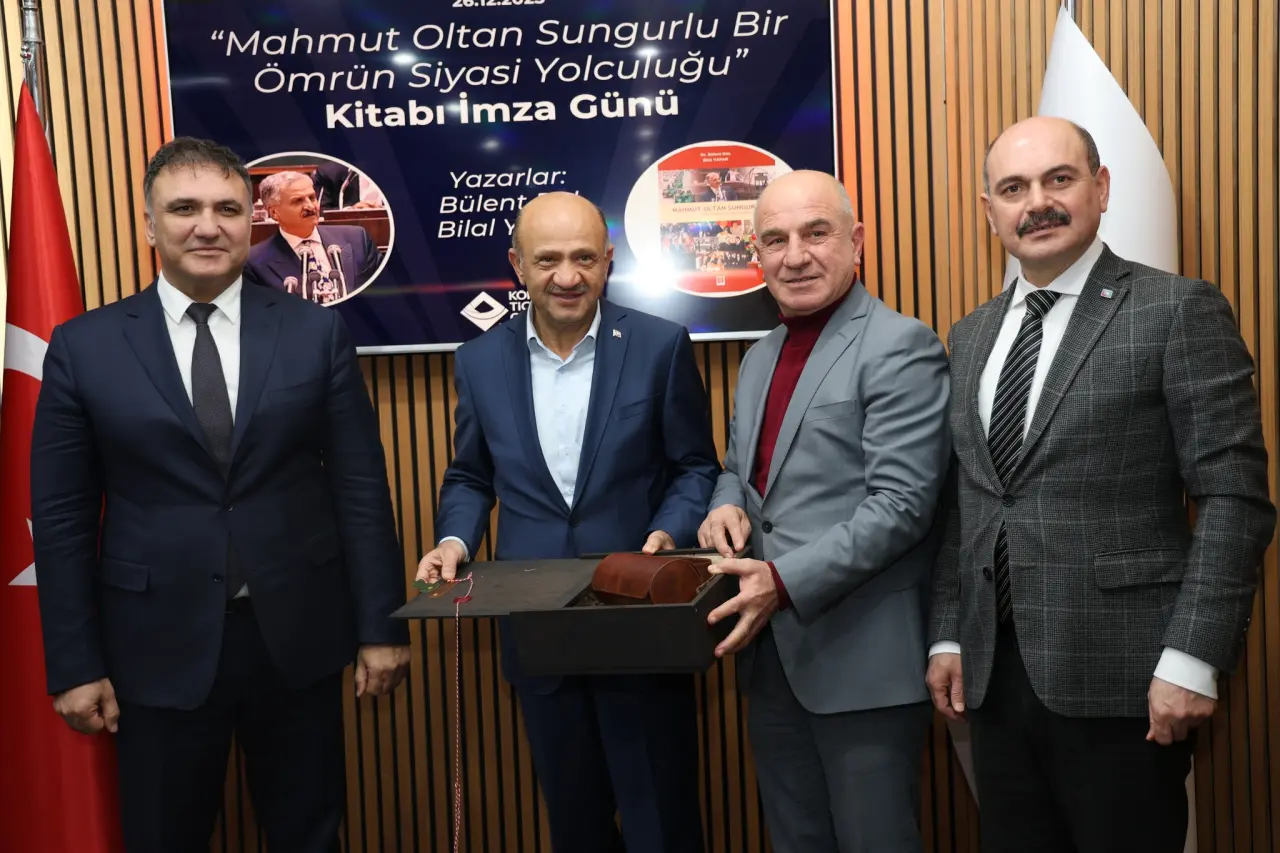 Siyasetin Dev İsimleri Kocaeli'de Buluştu: Gümüşhaneli Bakan Sungurlu Bir Ömrü Anlattı! 2