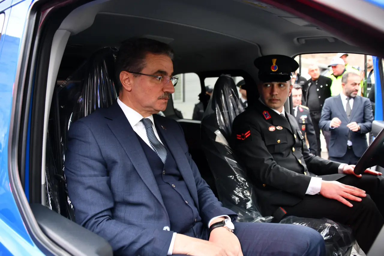 Gümüşhane’de Emniyet ve Jandarma filosuna 28 yeni araç 16