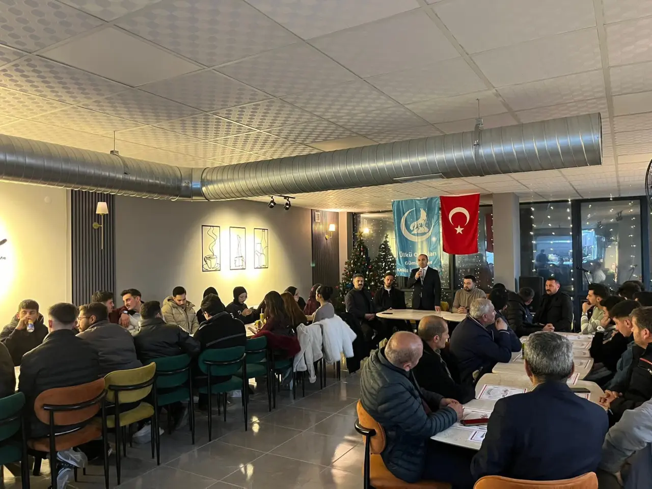 Ülkü Ocakları Kelkit’te Gençlerle Buluştu 3