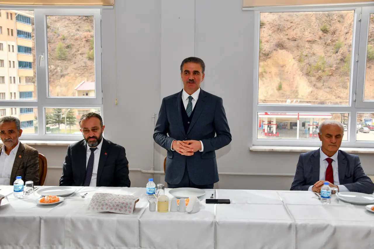 Vali Baruş: Asfalt plentimiz neredeyse hiç durmadan çalıştı 5