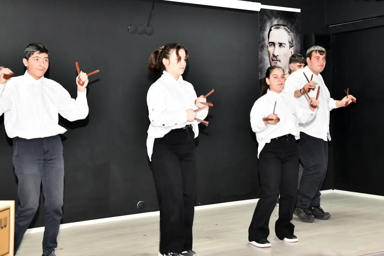 Gümüşhane’de 3 Aralık Farkındalığı: Vali Aydın Baruş’tan “Sevgi” Vurgusu ve Vefa Örneği 20