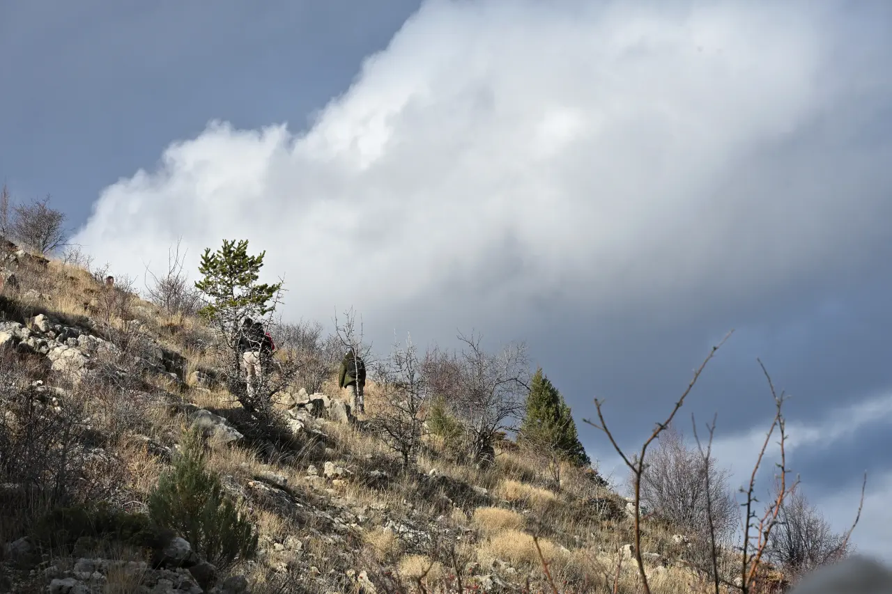 Dört mevsimi bir günde yaşadılar: Yağmur, gökkuşağı ve güneşli zirve 16