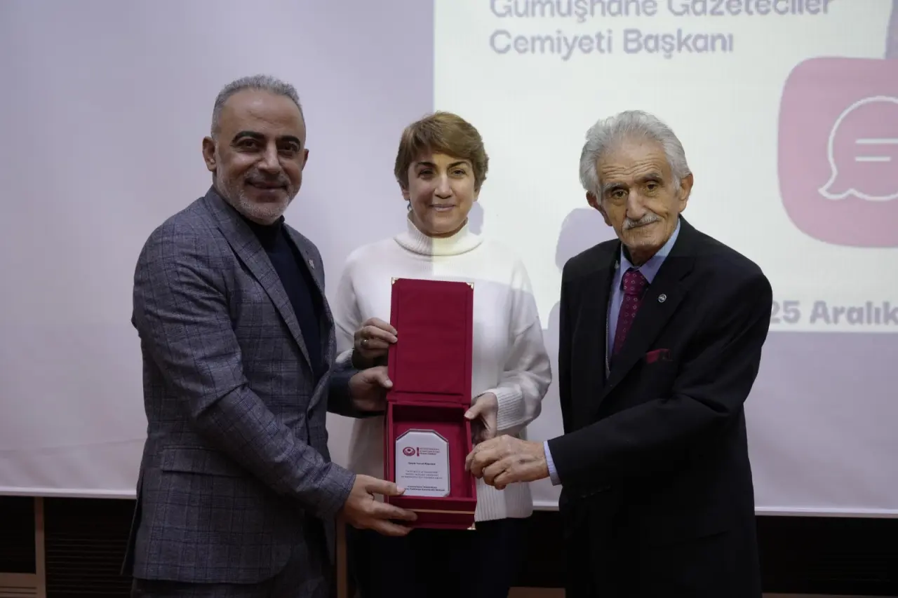 Gümüşhane’de Sektör-Akademi Buluşması: Sezai Köprülü Gazeteciliğin 'Duruş' Kodlarını Anlattı 12