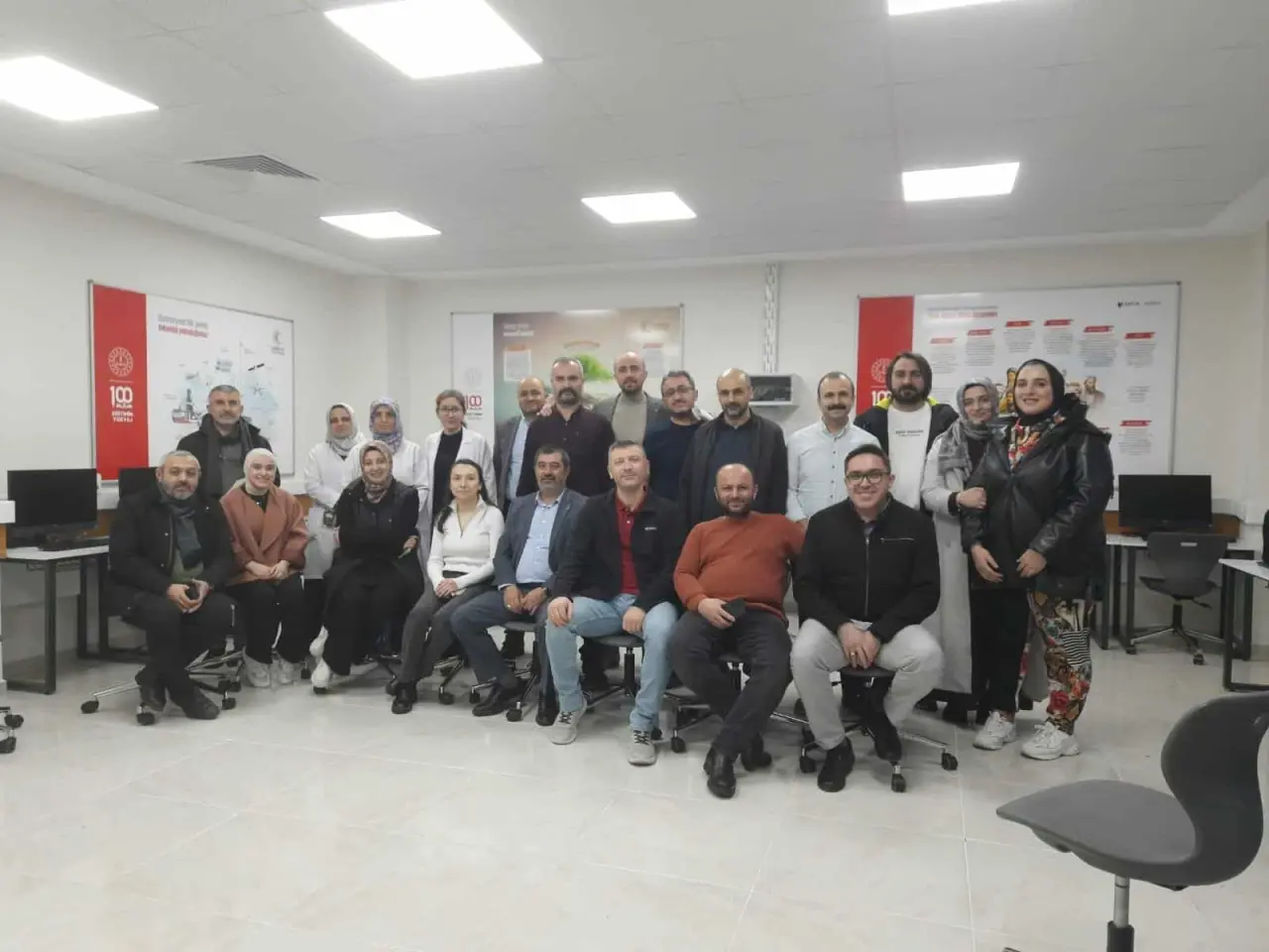 Yenilikçi Sınıflar Dijital Teknolojiler Kursu il genelinde tamamlandı 6