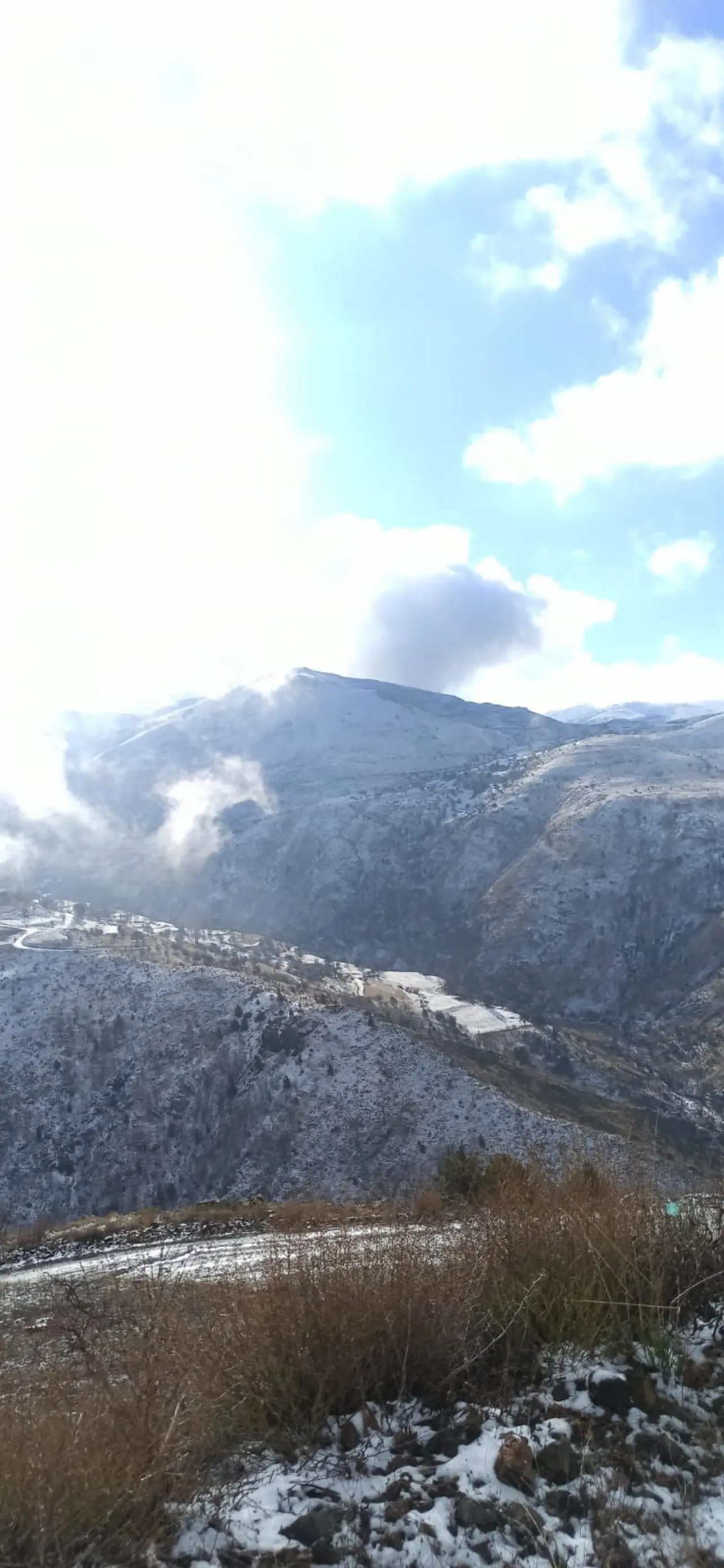 Gümüşhane’de zirveler beyaz gelinliğini giydi, termometreler eksi 6’yı gösterdi 2