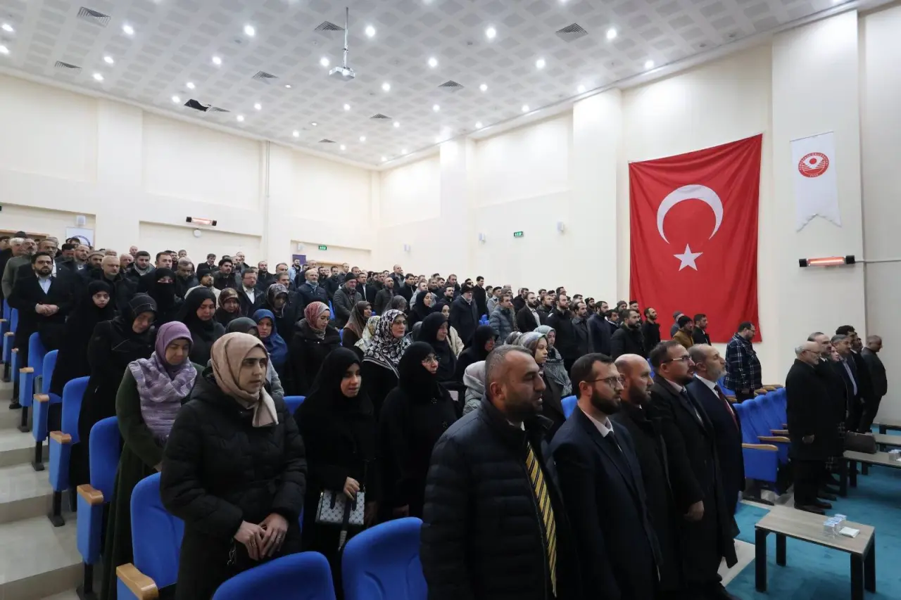 Gümüşhane’de Mevlid-i Nebi Coşkusu: 'Hz. Peygamber ve Aile Hayatı' Konferansı Düzenlendi 5
