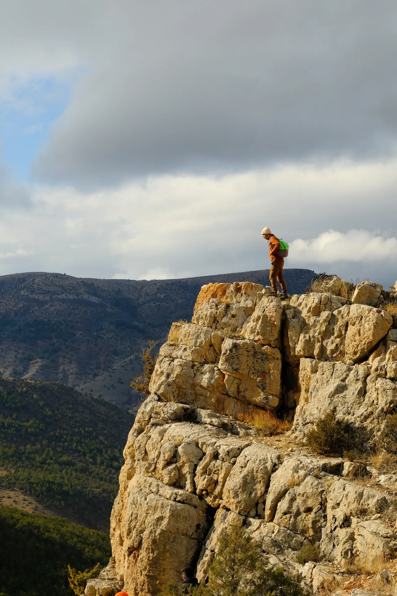 Dört mevsimi bir günde yaşadılar: Yağmur, gökkuşağı ve güneşli zirve 8