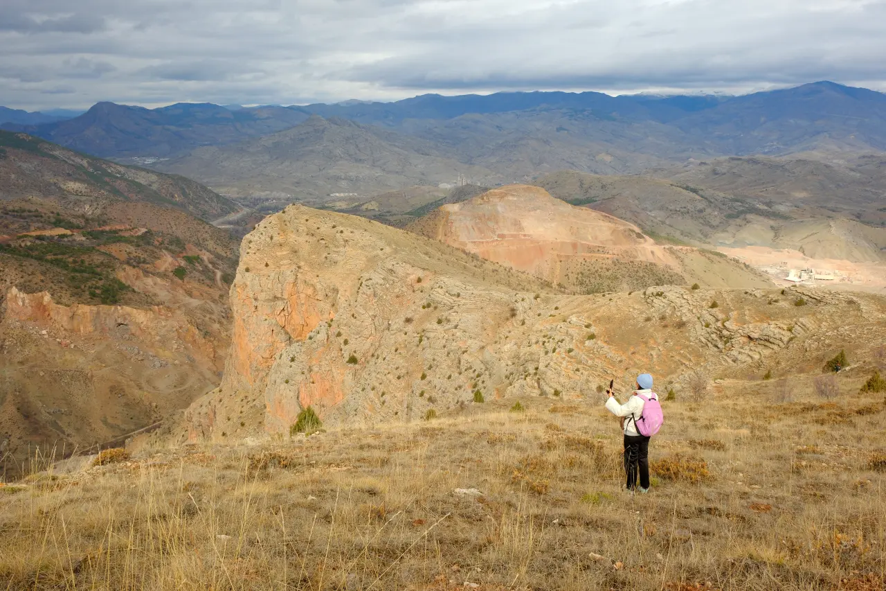 Dört mevsimi bir günde yaşadılar: Yağmur, gökkuşağı ve güneşli zirve 3