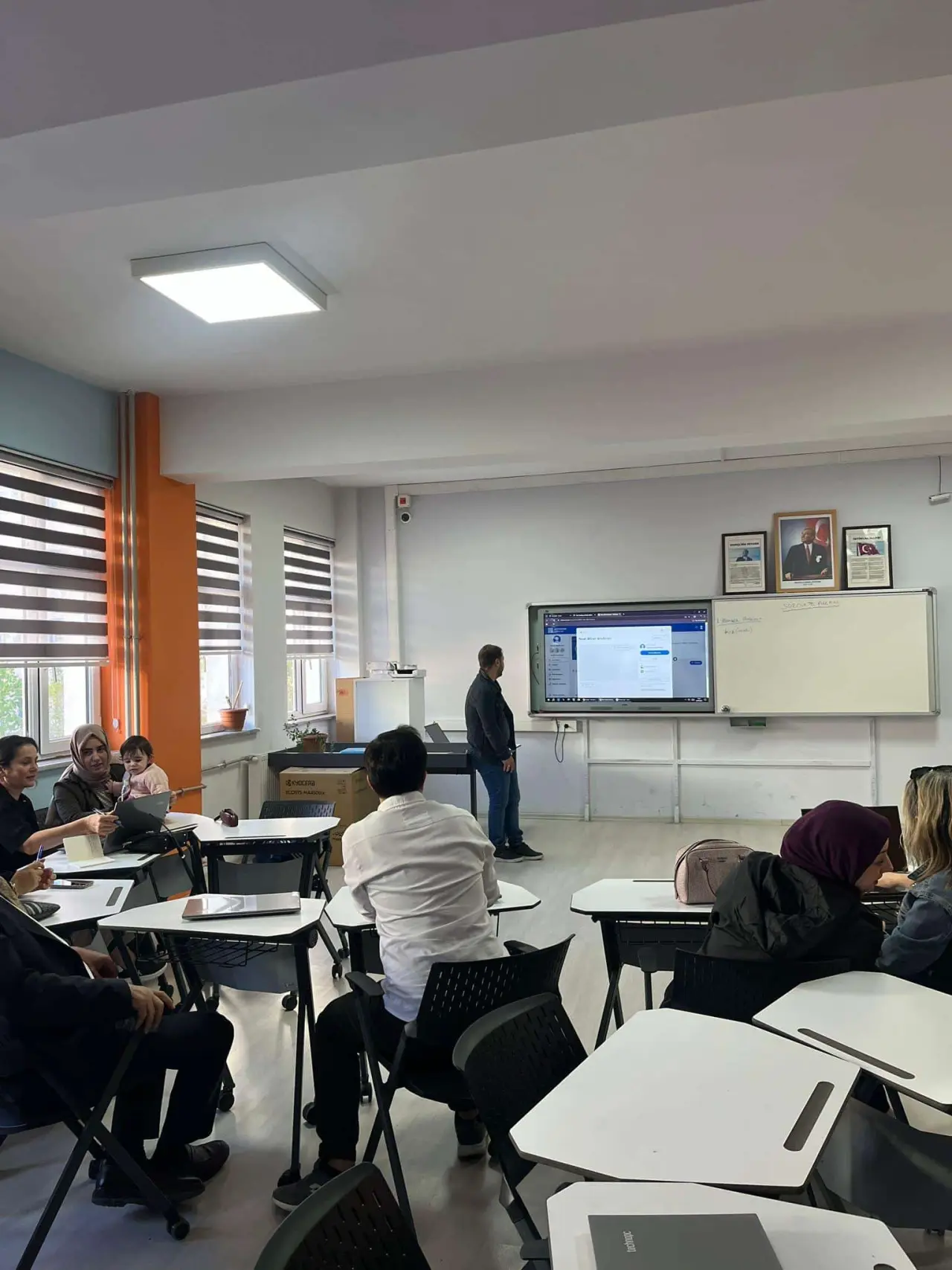 Yenilikçi Sınıflar Dijital Teknolojiler Kursu il genelinde tamamlandı 3