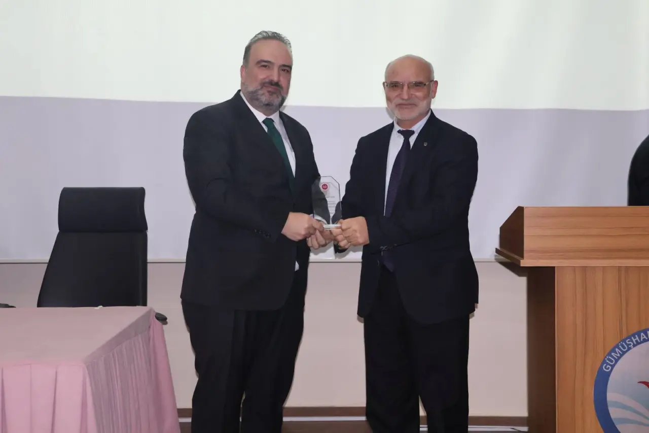 Gümüşhane’de Mevlid-i Nebi Coşkusu: 'Hz. Peygamber ve Aile Hayatı' Konferansı Düzenlendi 1