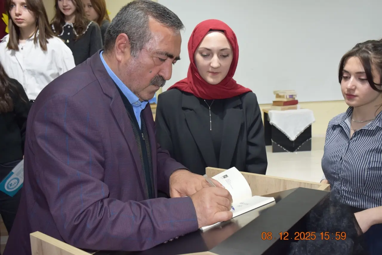 Mareşal Çakmak Sosyal Bilimler Lisesi’nde Kültür Şöleni: Şiirler Konuştu 24