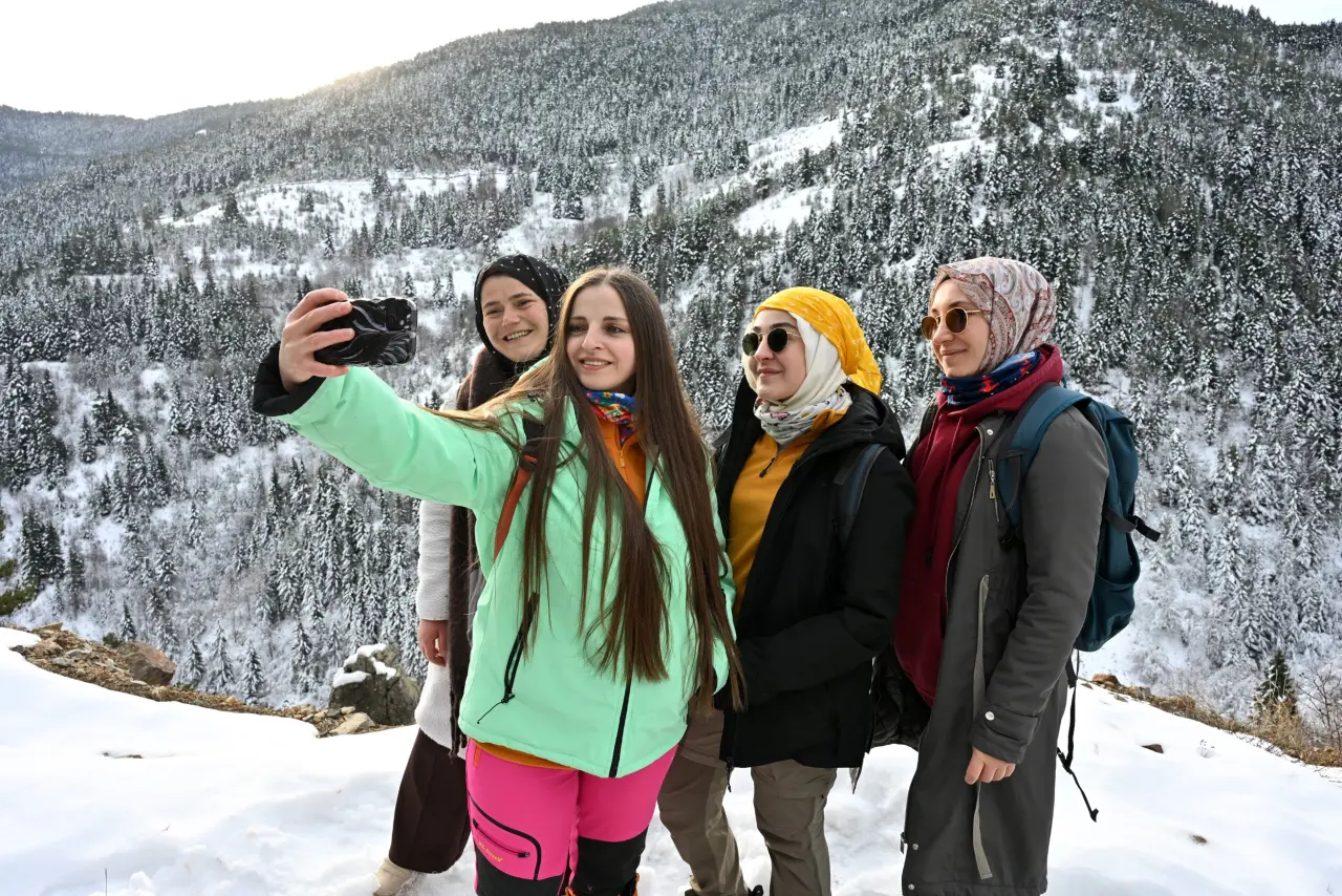 'Manzara On Numara!' Gümüşhane’de Şehrin Gürültüsünden Kaçanlar Torul’un Zirvesinde Buluştu! 12