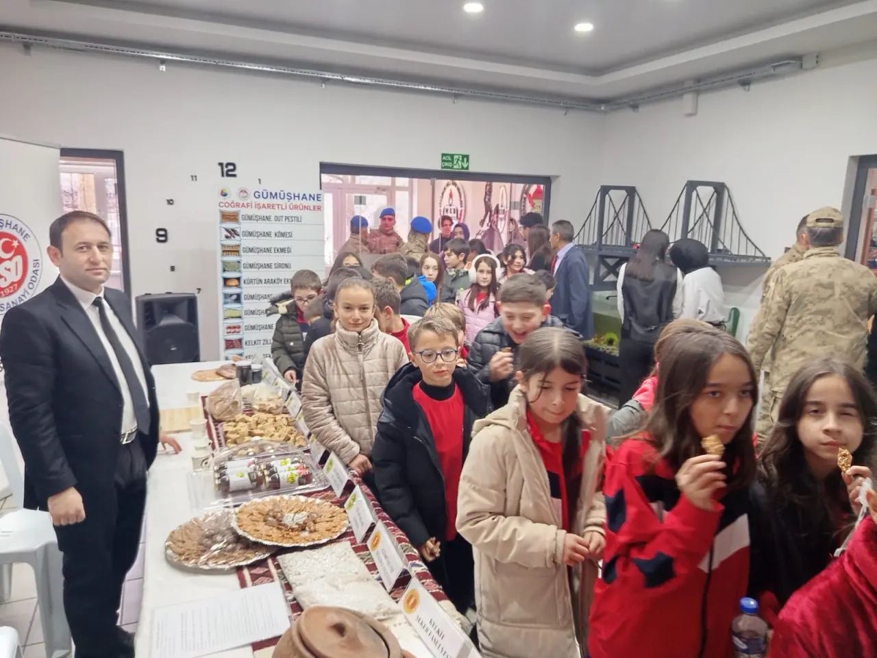 Gazipaşa Ortaokulu öğrencileri fabrika gibi okulu gezdi 3