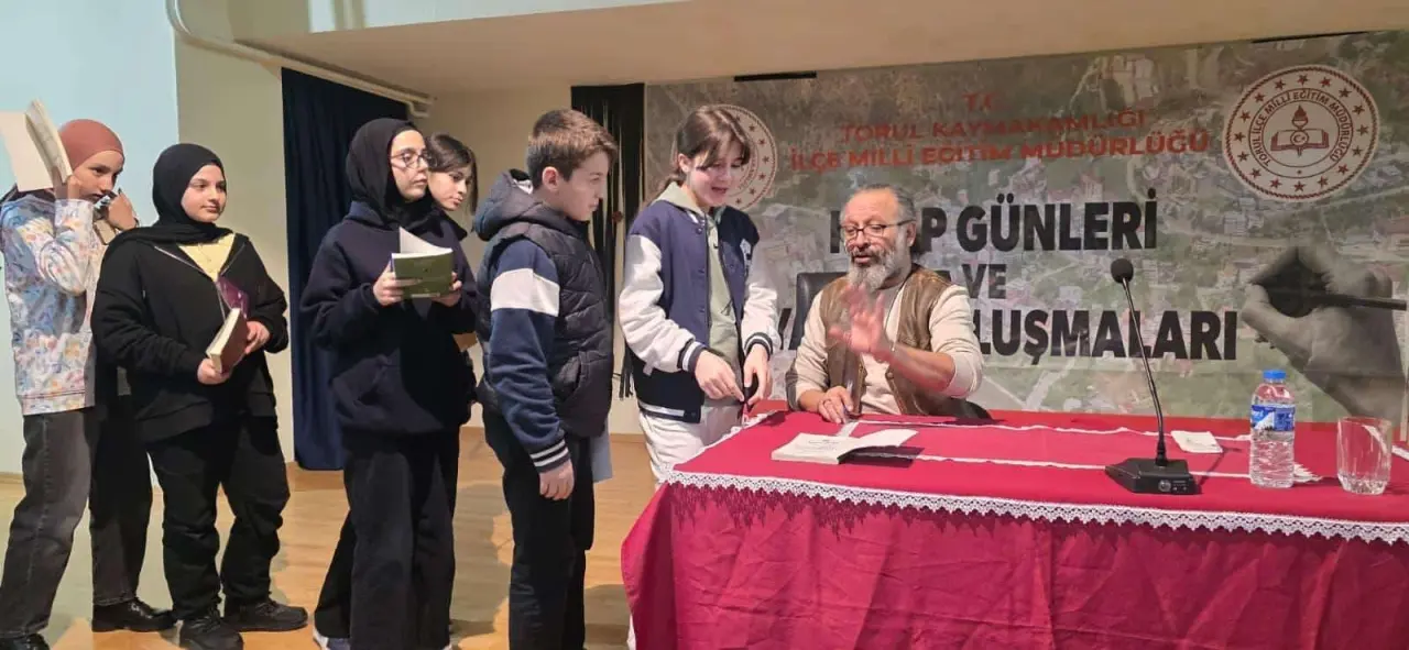 Aşkın Gözyaşları’nın yazarı Sinan Yağmur Torul’da gönüllere dokundu 3