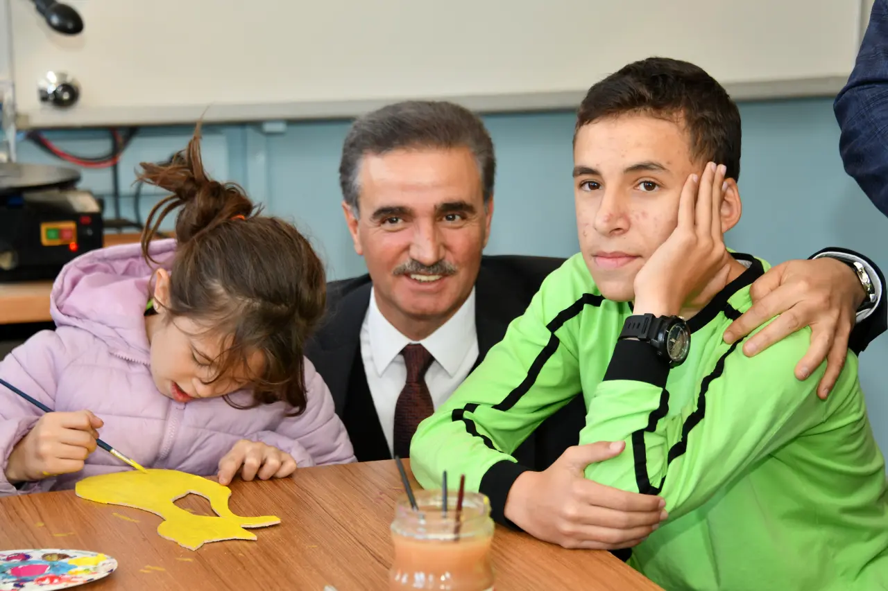 Gümüşhane’de 3 Aralık Farkındalığı: Vali Aydın Baruş’tan “Sevgi” Vurgusu ve Vefa Örneği 2