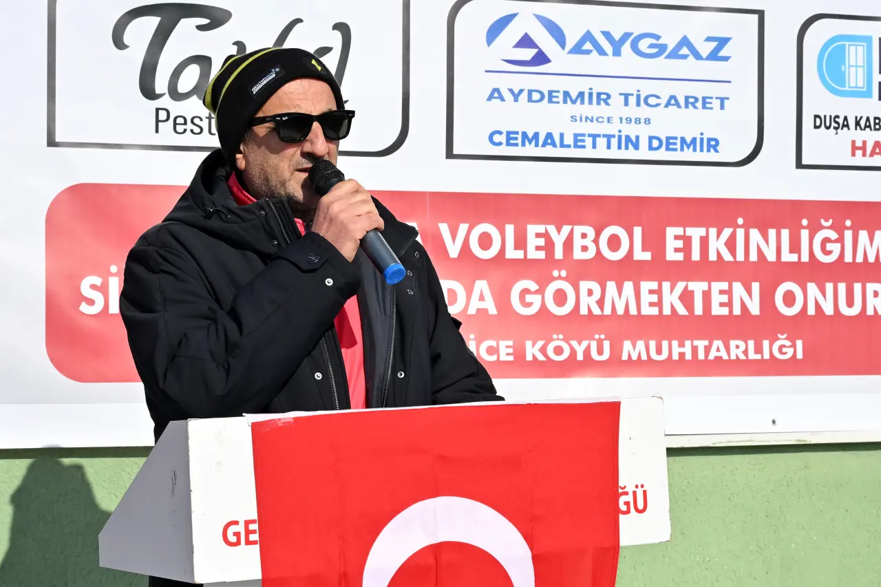 Gümüşhane’de 33. Kar Voleybolu Şenliği, Milli Futbolcu Ahmet Çalık Anısına Düzenlendi 42