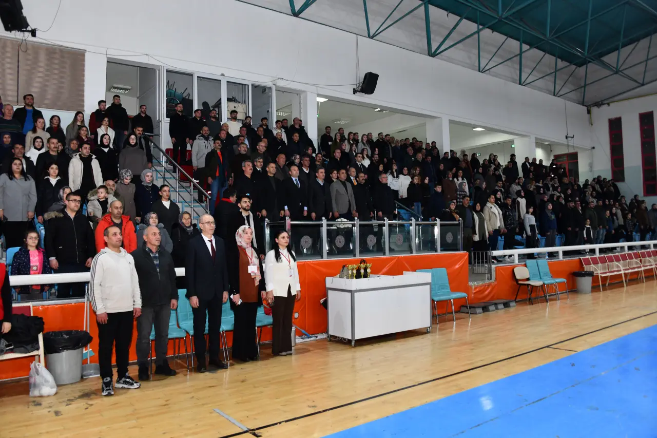 Gümüşhane'de kültürel mirasın kalbi Aydın Doğan Spor Salonu'nda attı 15