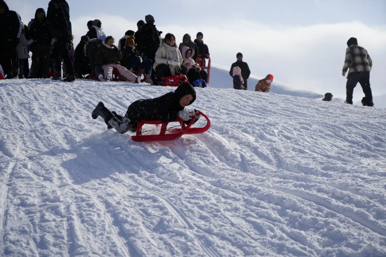 Karnesini Alan Oraya Akın Etti! Zigana Dağı’nda İğne Atsan Yere Düşmüyor 11
