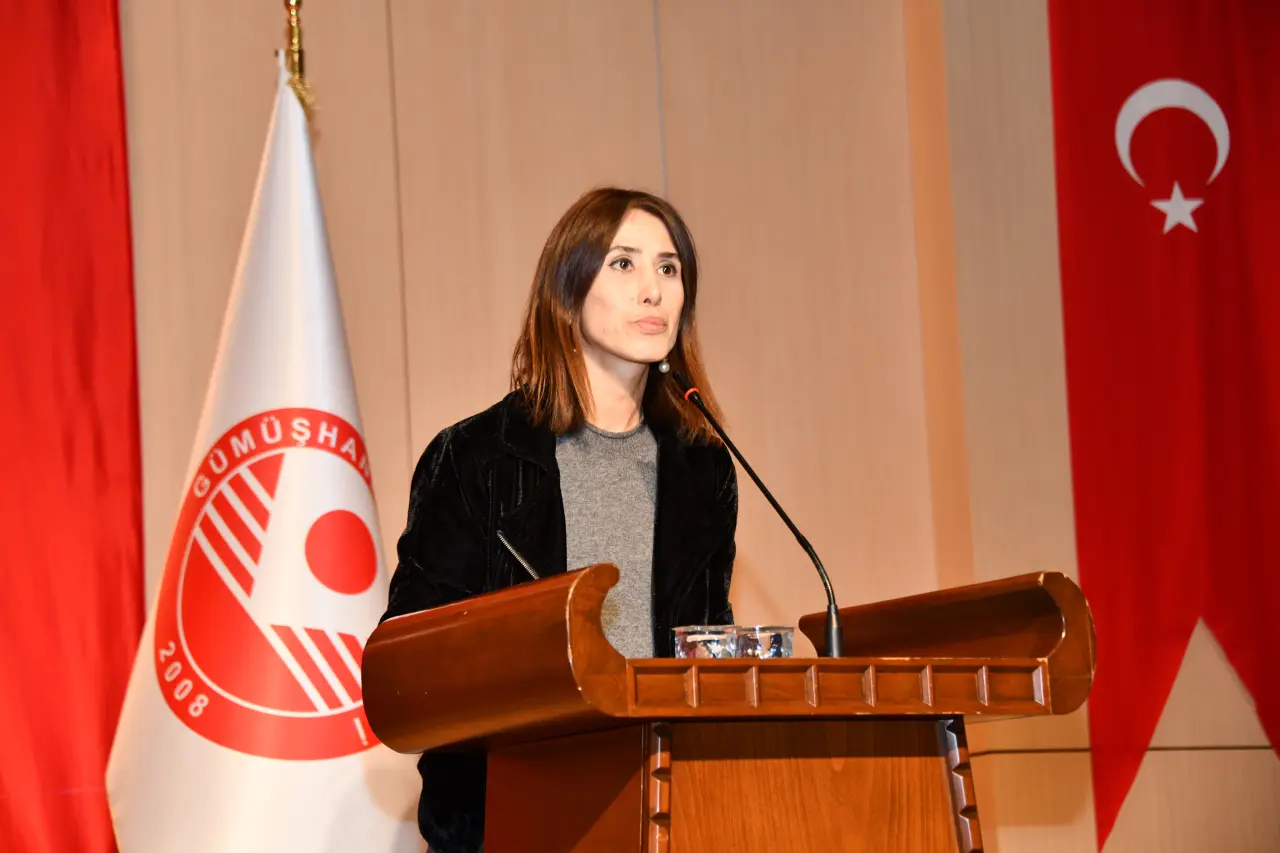 Gümüşhane'de Miniklerin Kep Atma Coşkusu: Geleceğin Bilim İnsanları Diplomalarını Aldı! 16