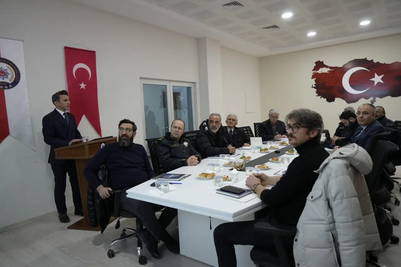 "En Büyük Kazanç Hiç Oynamamak!" Gümüşhane Emniyeti Gençleri ve Aileleri Uyardı 2