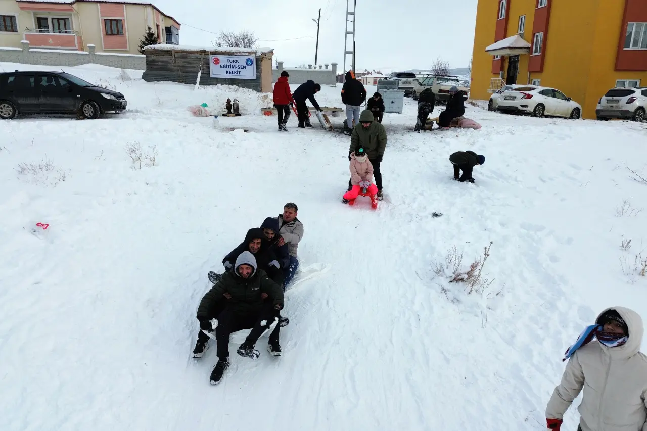 Kelkit Türk Eğitim-Sen’den eğitim camiasına sömestr jesti 9