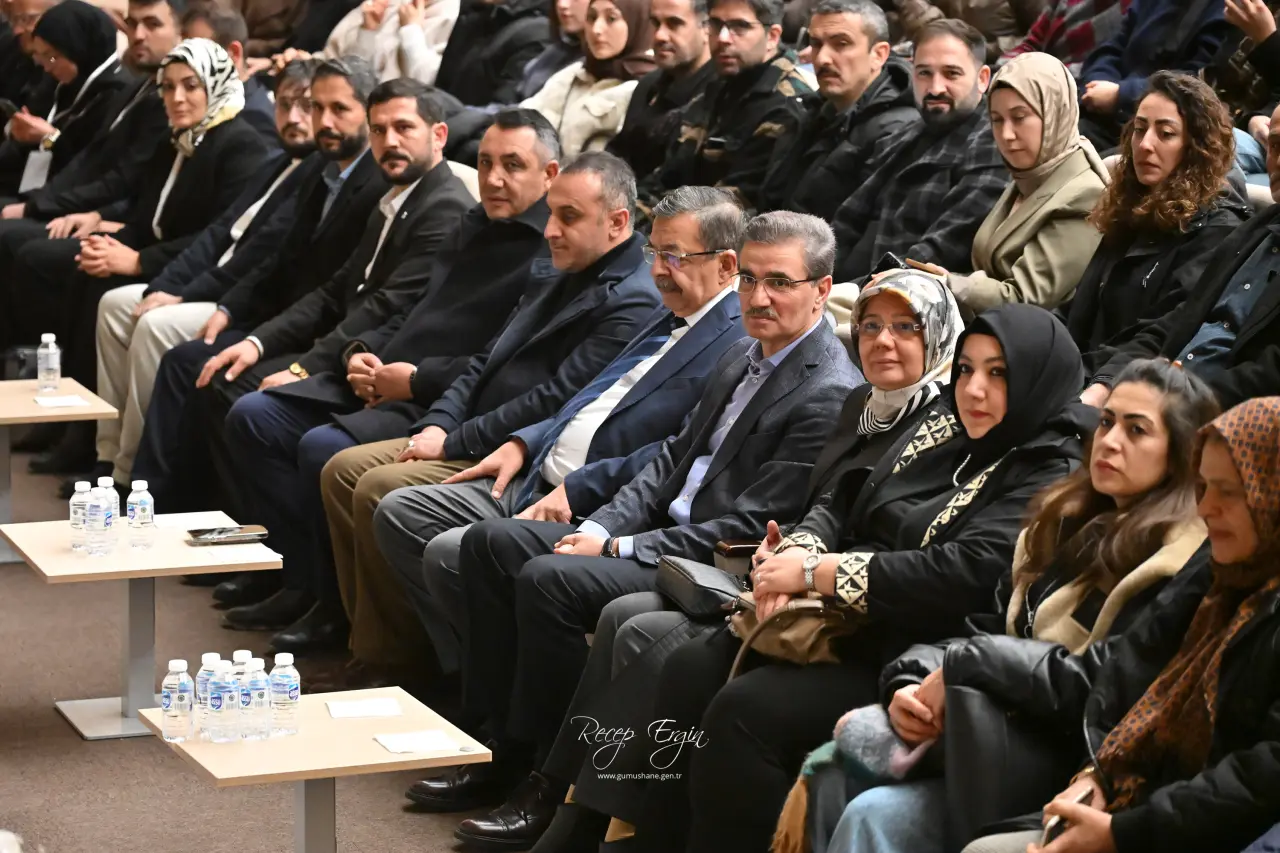 Hayati İnanç’tan Gümüşhane’de gönüllere dokunan sohbet: Son gülen iyi güler 12