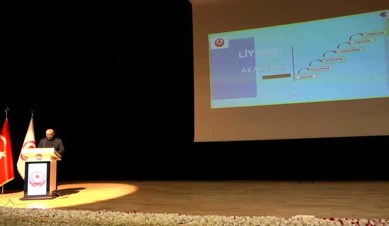 GÜ’de personel temel oryantasyon eğitimi gerçekleştirildi 4