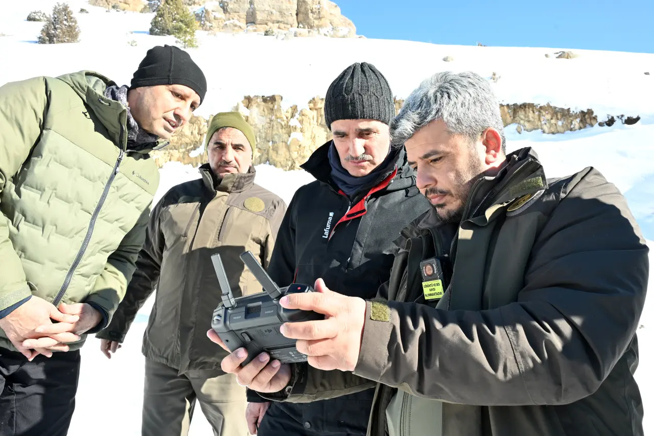 Gümüşhane’de aç kalan yaban hayvanları için seferberlik 11