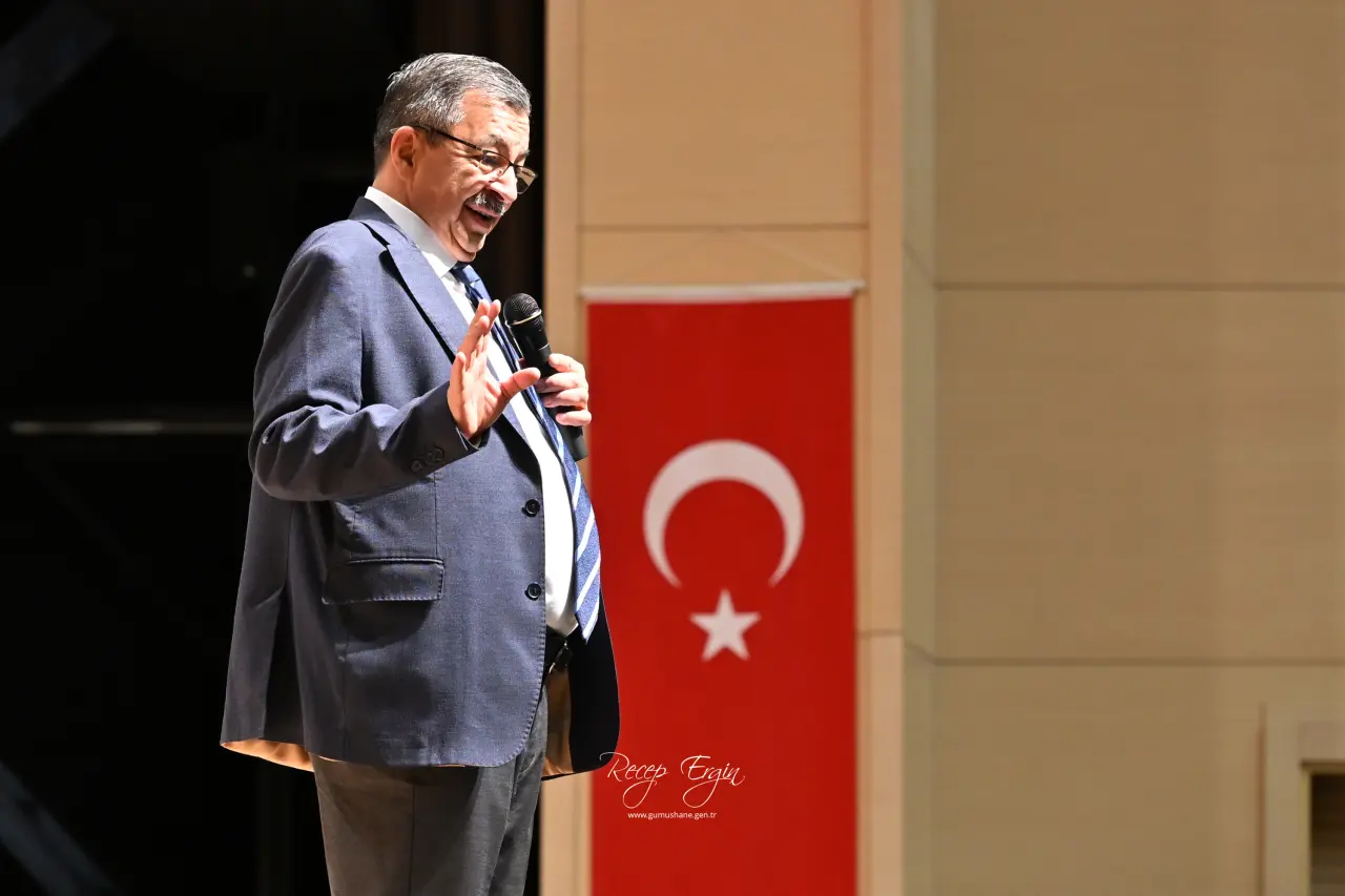 Hayati İnanç’tan Gümüşhane’de gönüllere dokunan sohbet: Son gülen iyi güler 36