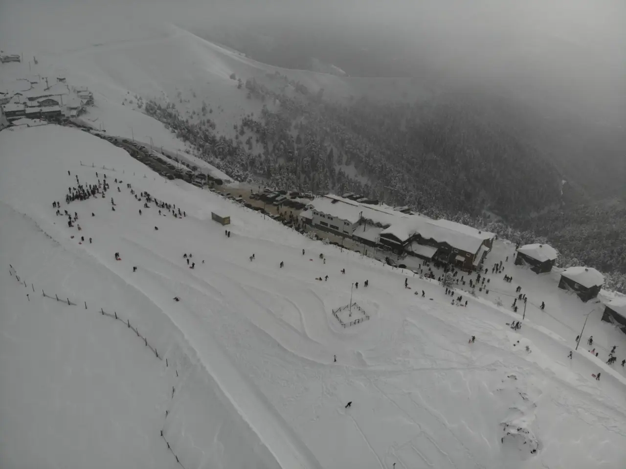 Karnesini Alan Oraya Akın Etti! Zigana Dağı’nda İğne Atsan Yere Düşmüyor 12