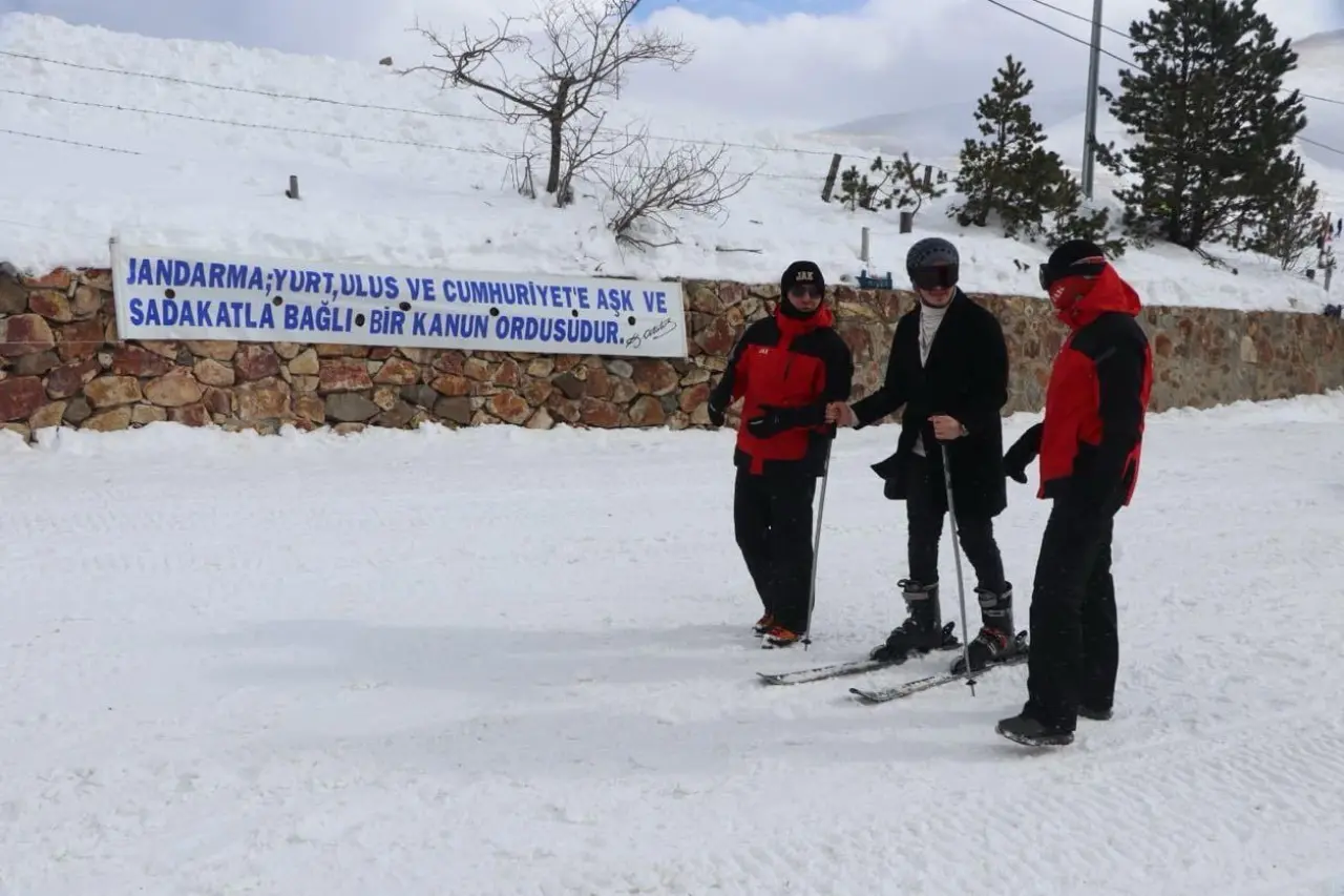 Zigana’da vefa programı: Jandarma şehit ailelerini ve gazileri misafir etti 5
