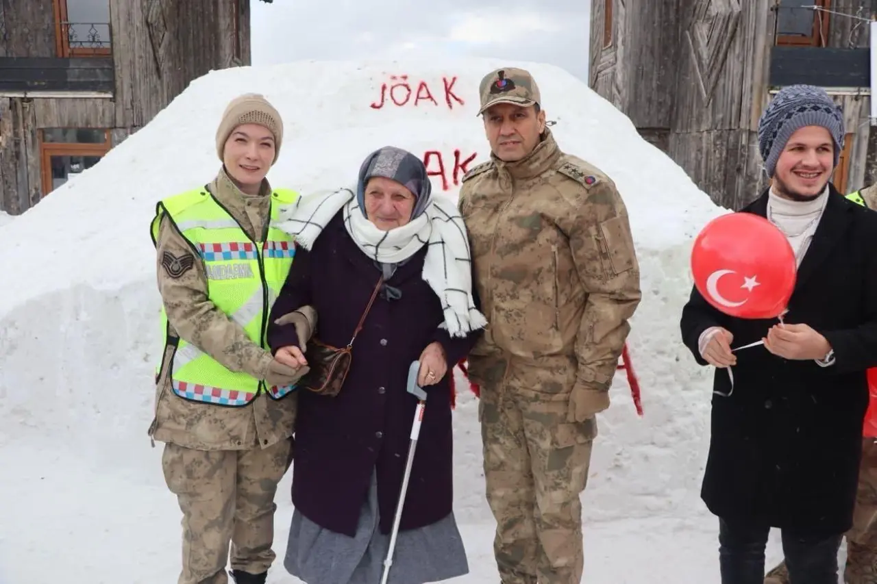 Zigana’da vefa programı: Jandarma şehit ailelerini ve gazileri misafir etti 8