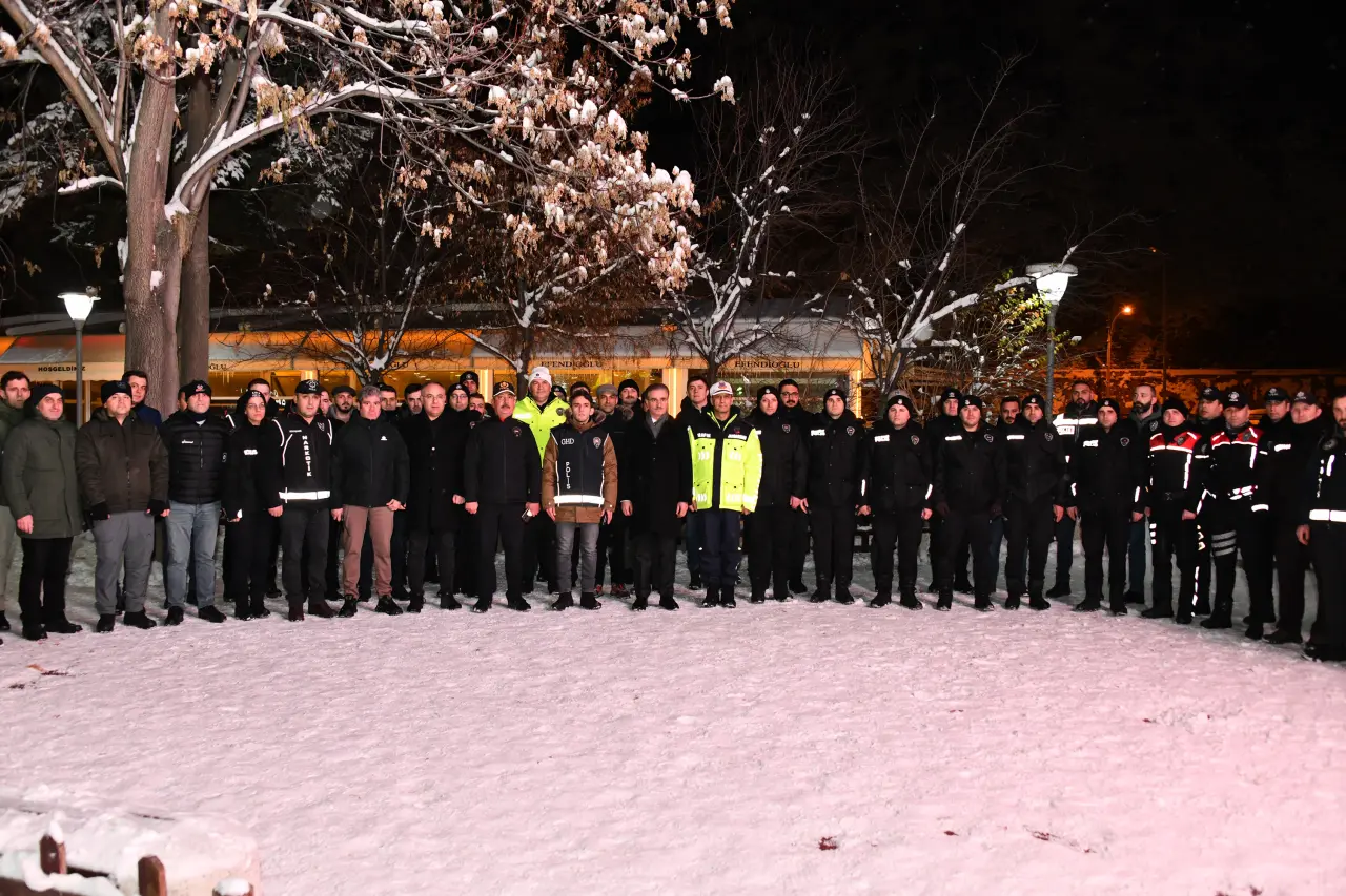 Vali Aydın Baruş, görev başındaki personelin yeni yılını kutladı 14