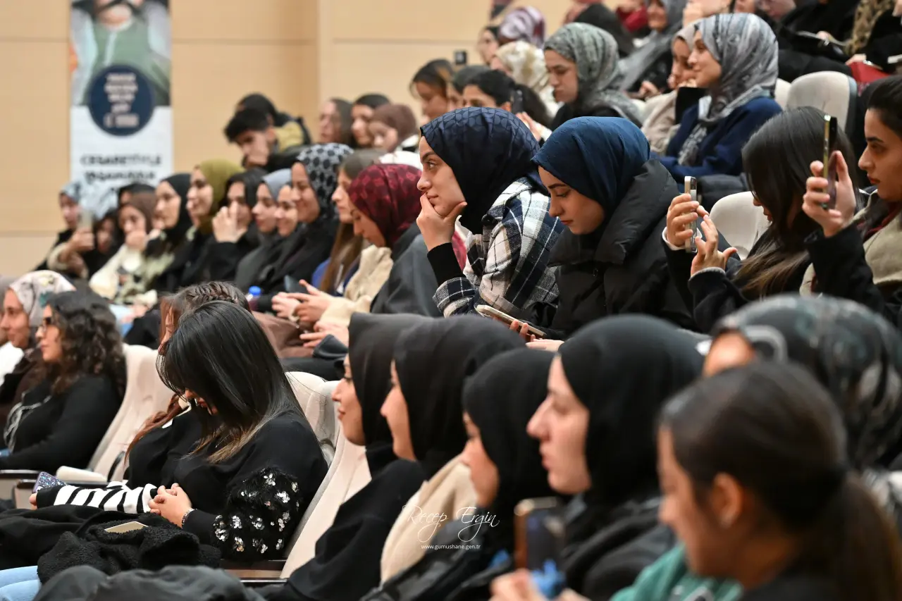 Hayati İnanç’tan Gümüşhane’de gönüllere dokunan sohbet: Son gülen iyi güler 31