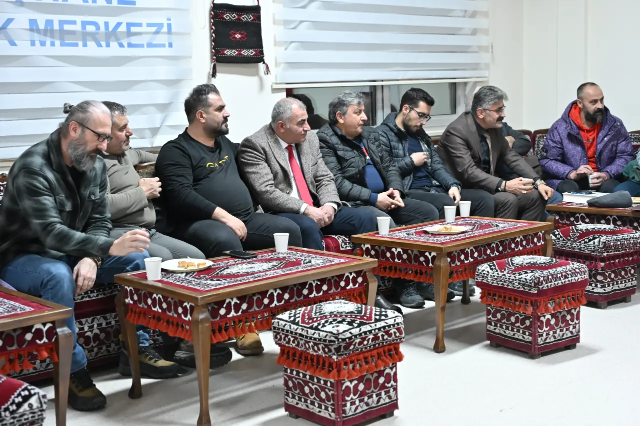 Prof.Dr. Ali Kızılet’ten Gümüşhane’de ezber bozan açıklamalar: ‘Türkiye’de Tesis Fazlası Var!’ 6